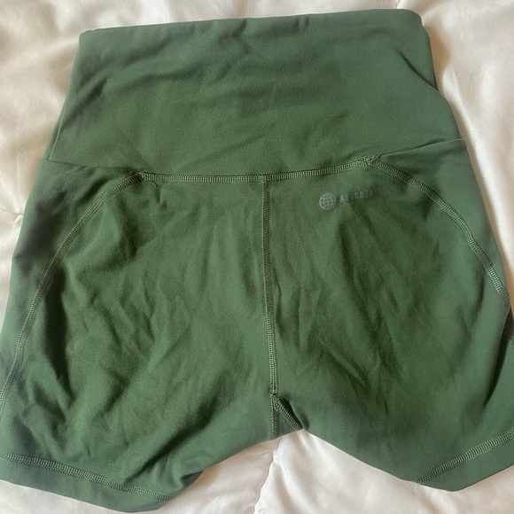 Adidas green gym shorts - Picture 3 of 3